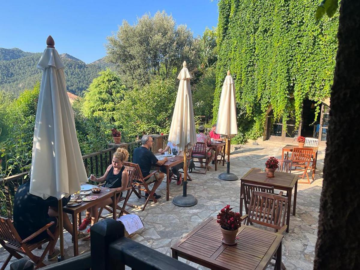 El Querol Vell Hotel Borreda Bagian luar foto